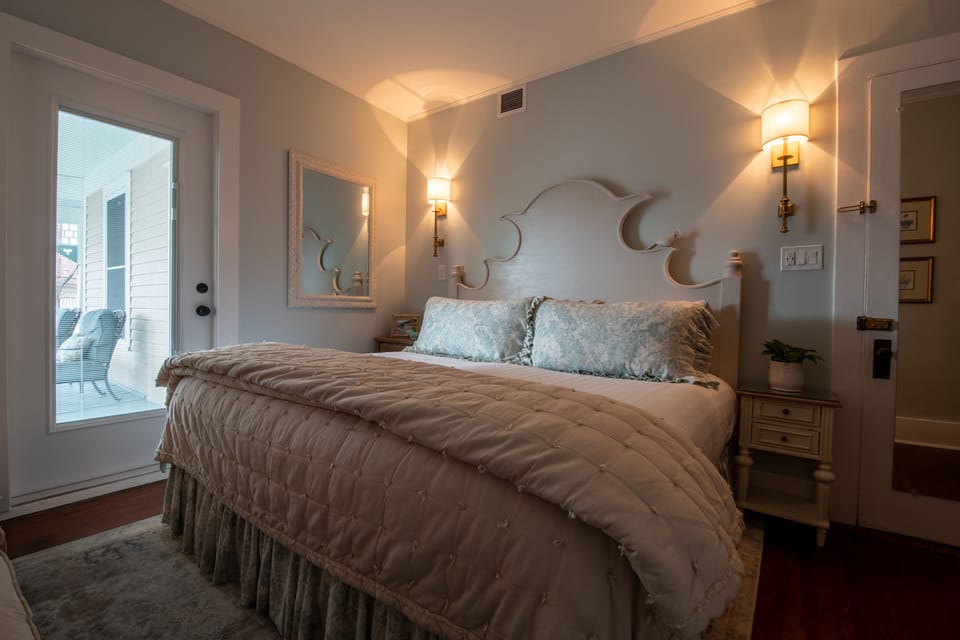 British Colonial Room #9 | Egyptian cotton sheets, premium bedding, pillowtop beds
