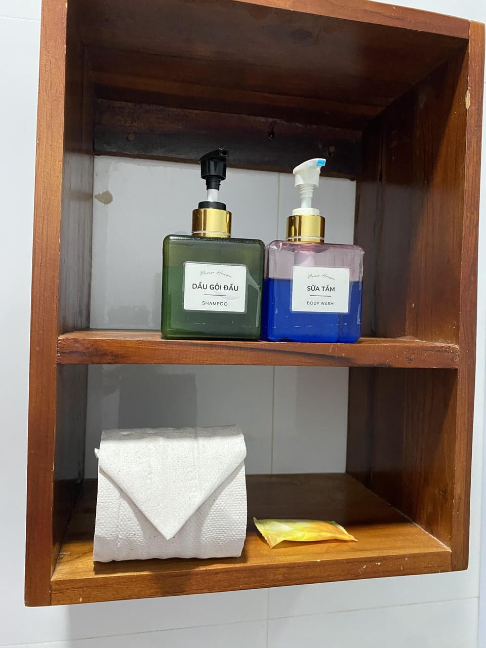 Superior Double Room | Bathroom | Shower, free toiletries, towels