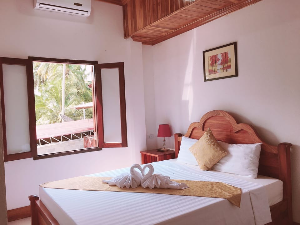 Superior Double Room | Minibar, in-room safe, soundproofing, iron/ironing board
