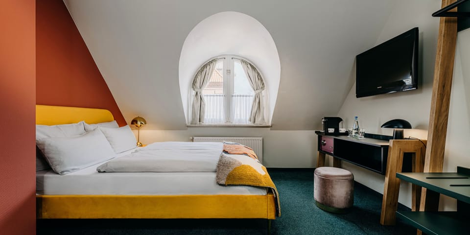 Double Room XS | Hypo-allergenic bedding, in-room safe, individually decorated