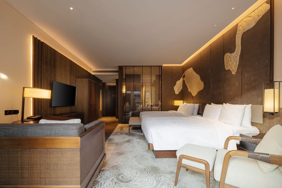 Room, 2 Double Beds, Courtyard View (Courtyard Room) | Minibar, in-room safe, desk, iron/ironing board