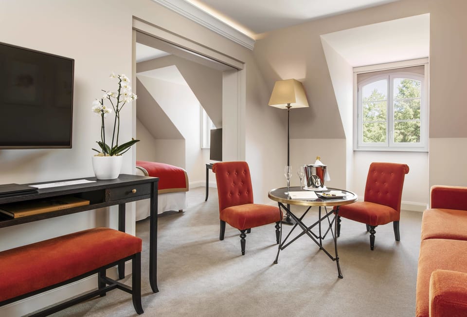 1 bedroom, premium bedding, minibar, in-room safe