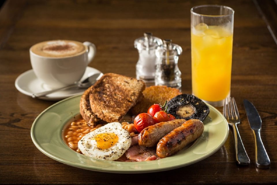 Daily full breakfast (GBP 9.95 per person)