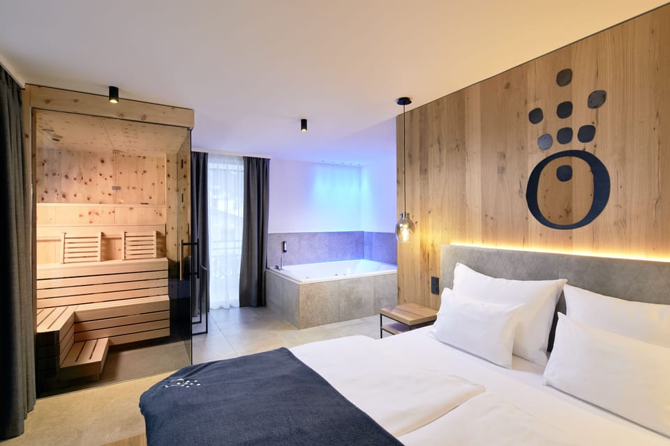 Penthouse SPA Suite HOCHKOENIGIN | Minibar, in-room safe, free WiFi, bed sheets