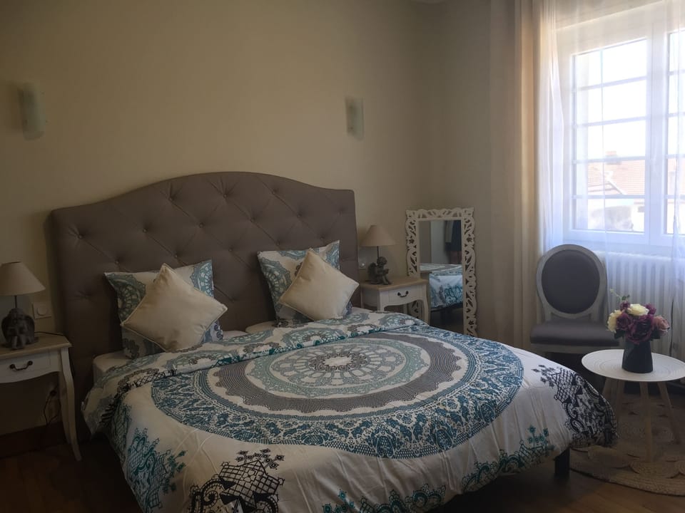 Double Room | Individually decorated, individually furnished, blackout drapes