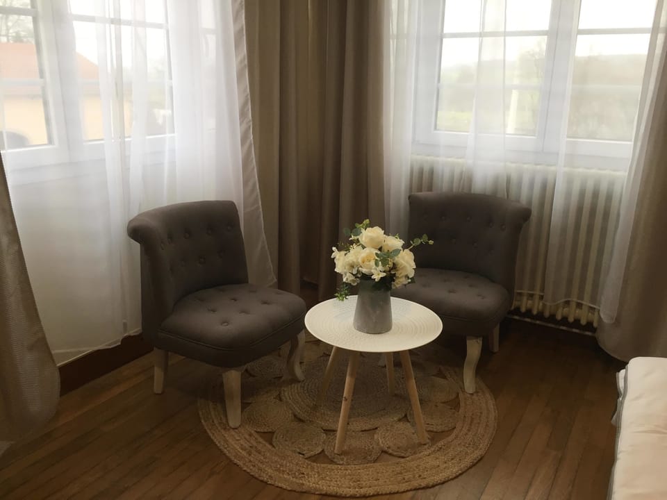 Family Room | Room amenity