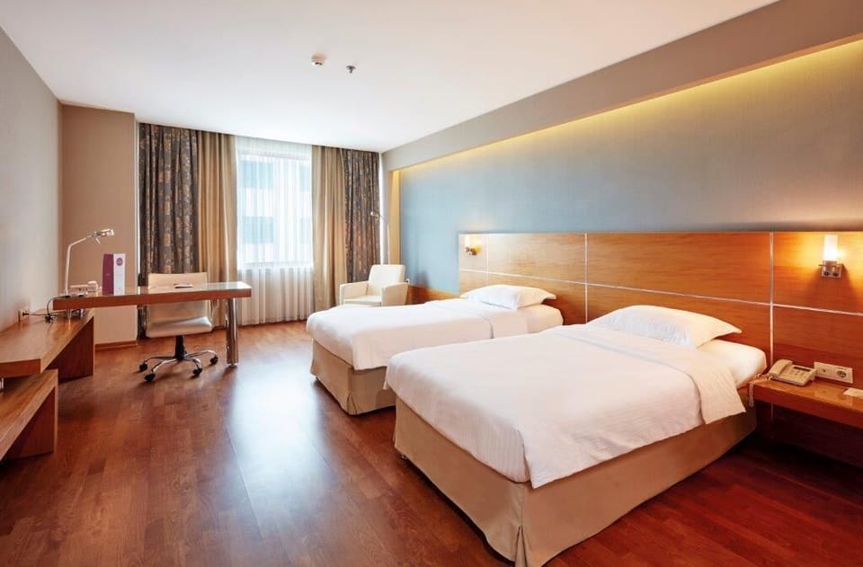 Premium bedding, minibar, in-room safe, desk