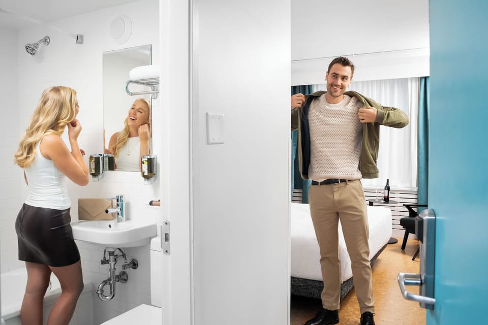 Room, 1 King Bed | Premium bedding, pillowtop beds, in-room safe, individually furnished