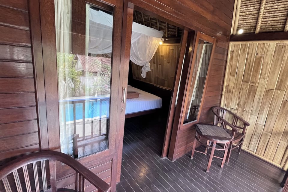 Double Room, 1 King Bed, Pool View | In-room safe, desk, free WiFi, bed sheets