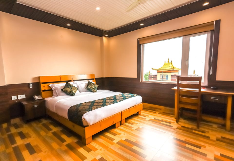 Premium Double or Twin Room, 1 King Bed, Valley View | Memory foam beds, desk, laptop workspace, blackout drapes