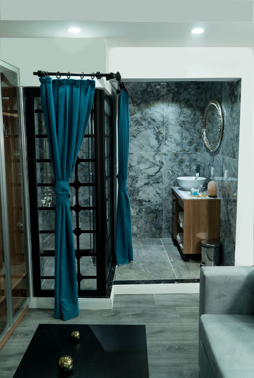 Deluxe Double Room, City View | Bathroom | Shower, rainfall showerhead, free toiletries, hair dryer