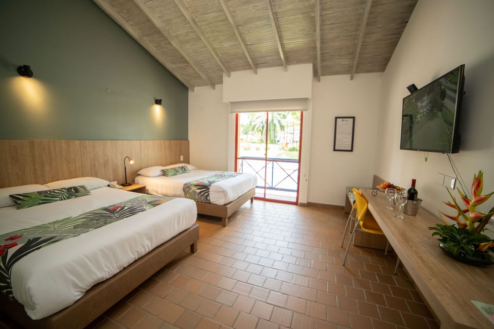 Superior Single Room | Hypo-allergenic bedding, minibar, in-room safe, laptop workspace
