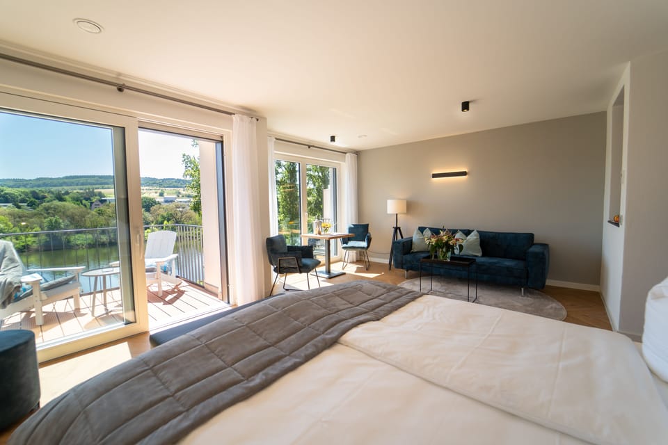 Panoramic Studio Suite | Hypo-allergenic bedding, in-room safe, individually decorated
