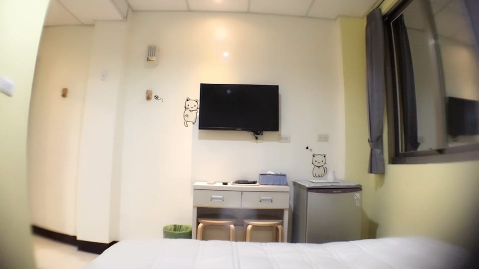 Basic Double Room, 1 Double Bed (205) | Desk, blackout drapes, soundproofing, rollaway beds