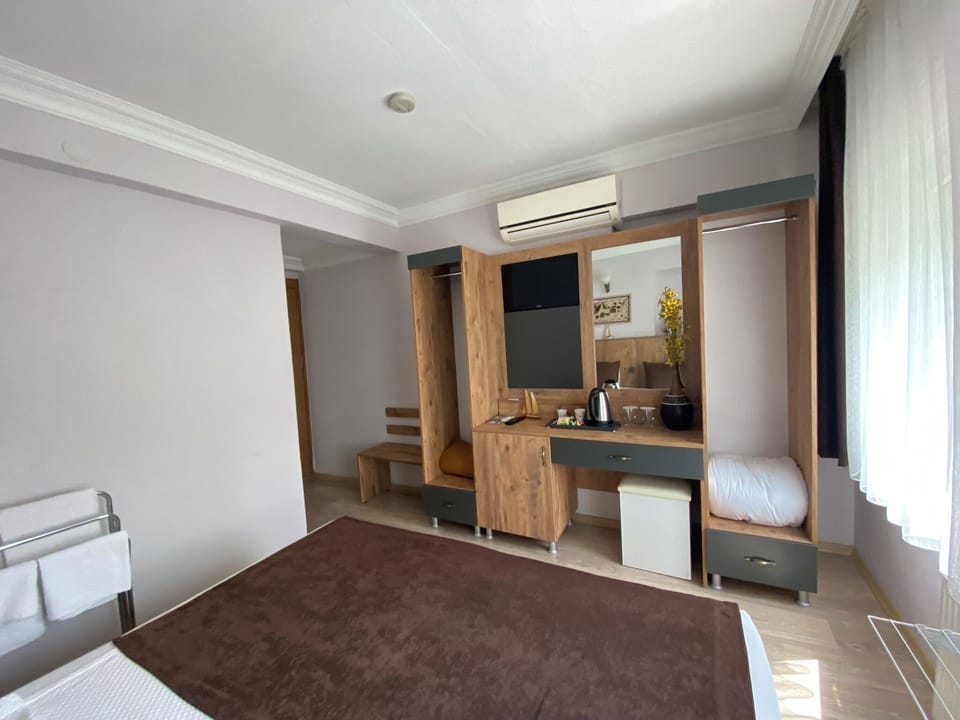 Standard Double Room | 1 bedroom, hypo-allergenic bedding, free WiFi, bed sheets