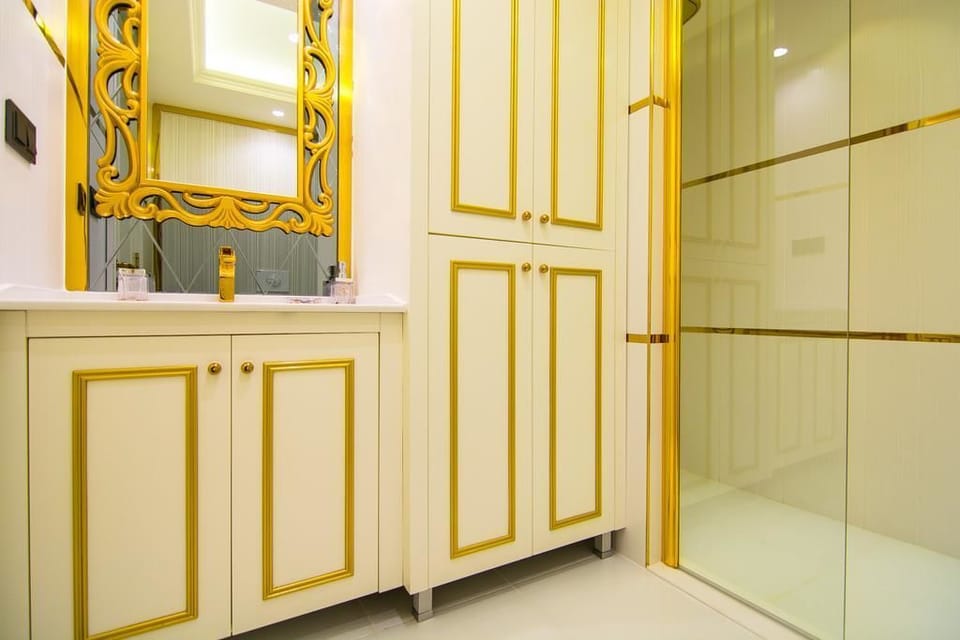 Jetted tub, towels