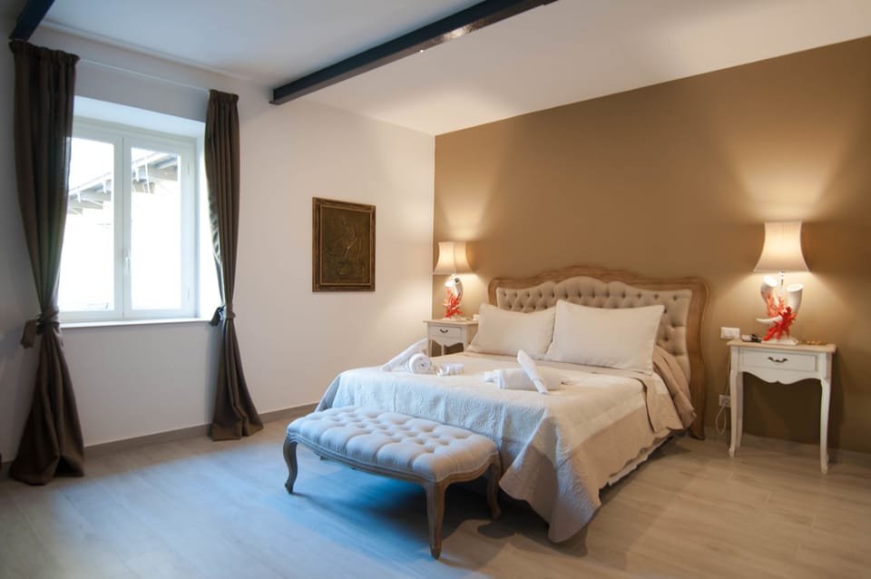 Premium bedding, in-room safe, desk, soundproofing