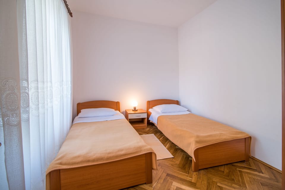 Apartment | 3 bedrooms, soundproofing, free WiFi, bed sheets