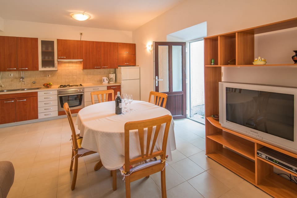 Apartment | Living room | TV