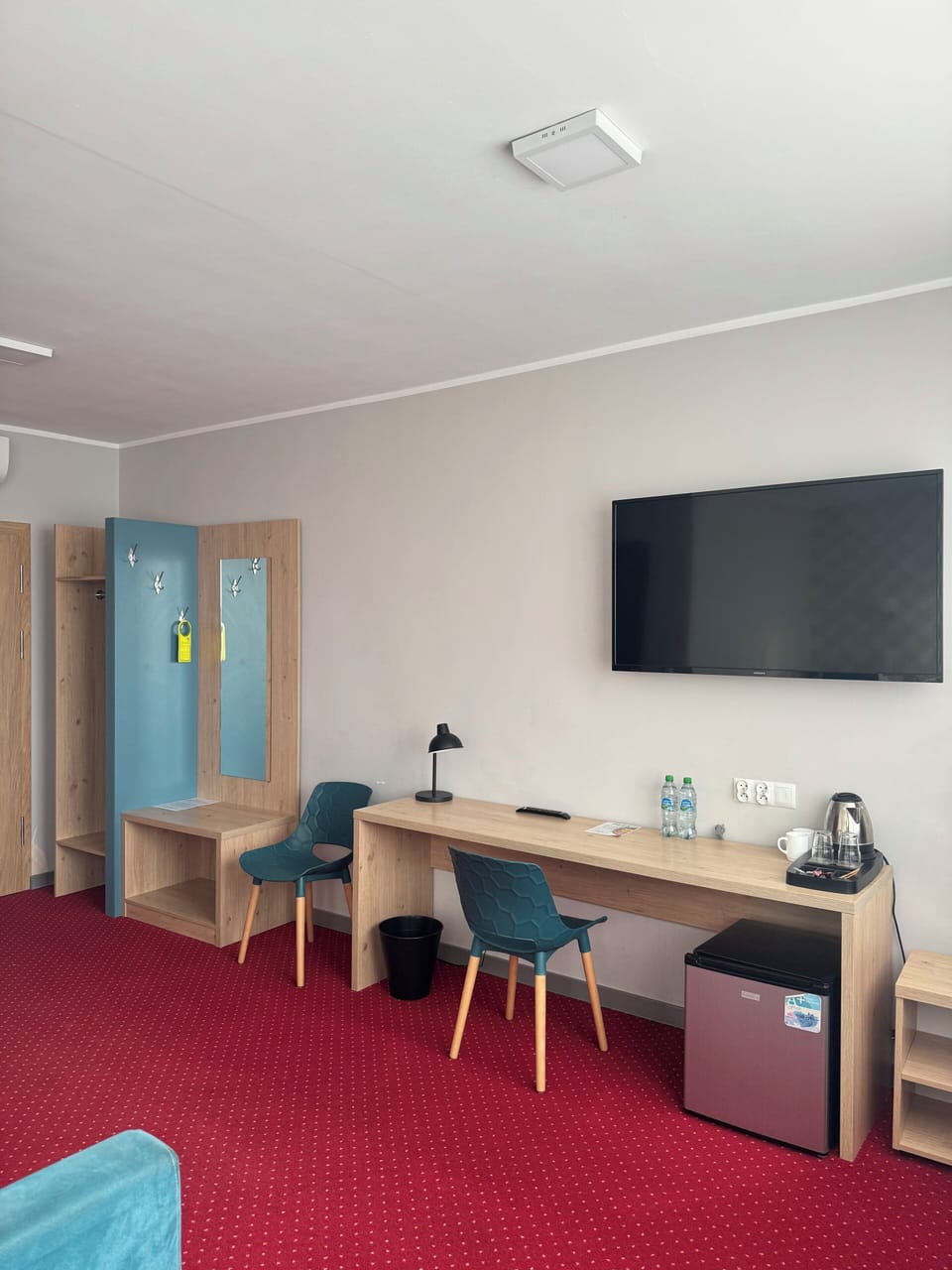 Individually decorated, individually furnished, desk, laptop workspace