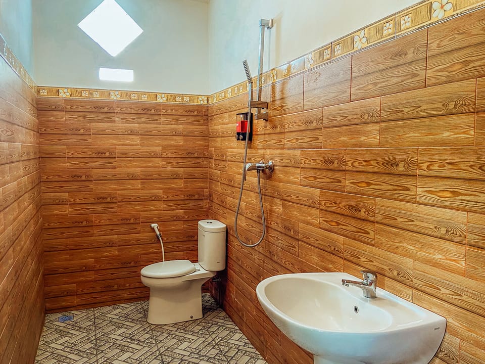 Shower, towels