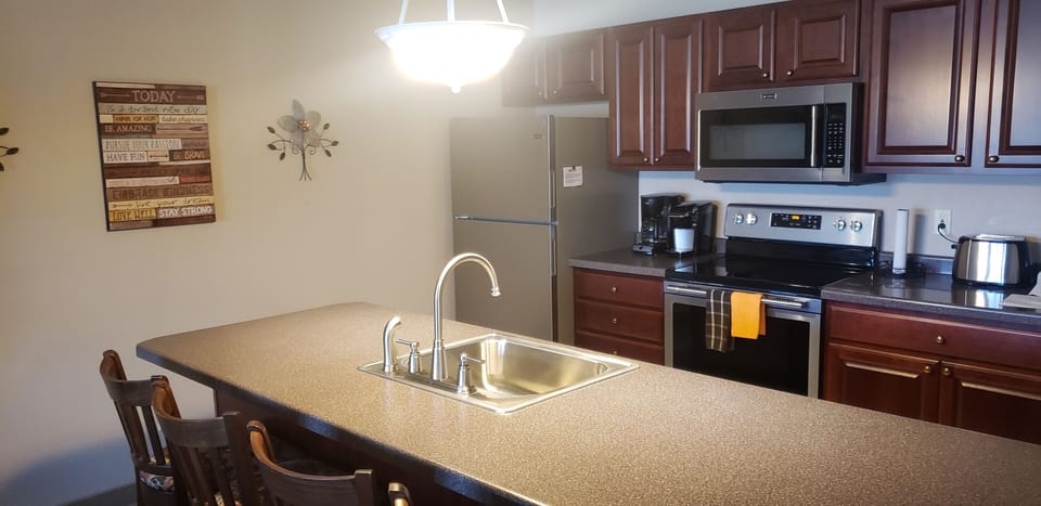Condo, 1 Bedroom | Private kitchen | Coffee/tea maker, fridge, oven, toaster