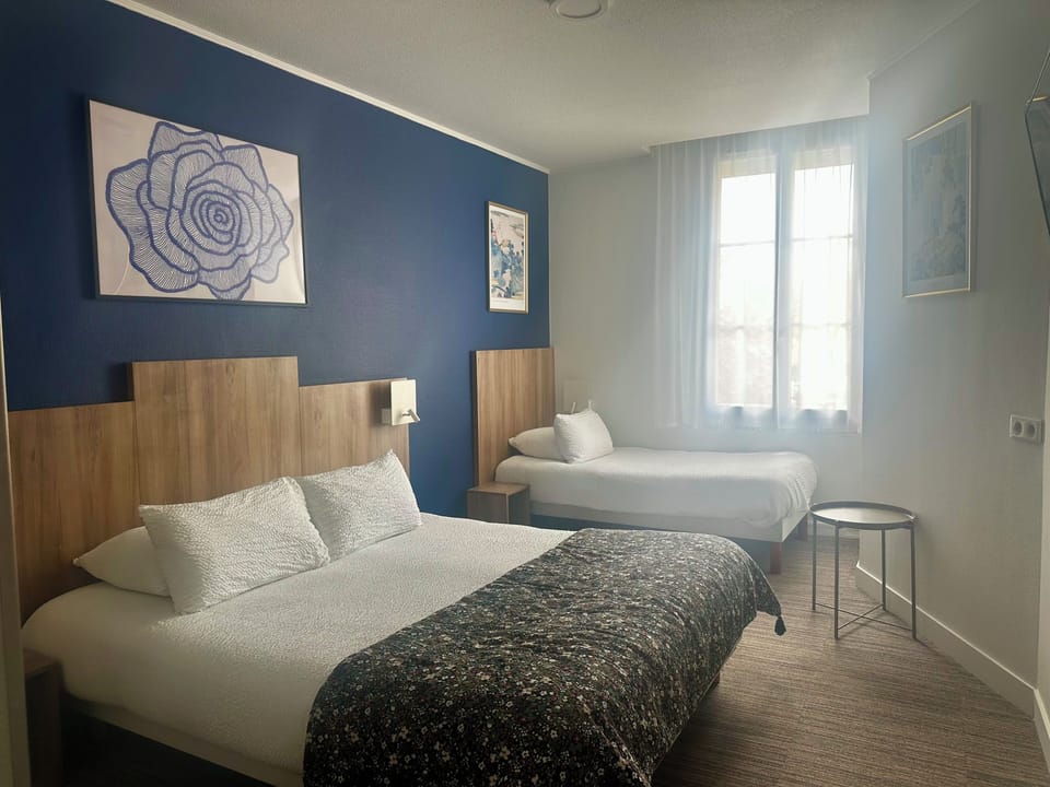 Triple Room | Individually decorated, individually furnished, desk, soundproofing