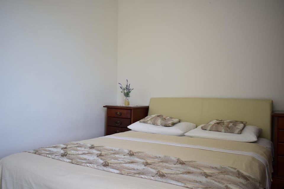 Apartment, Sea View | Soundproofing, free WiFi, bed sheets