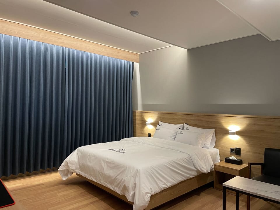 Deluxe Double Room, 1 Queen Bed [Unavailable Breakfast on Monday & Public Holiday] | Free WiFi, wheelchair access