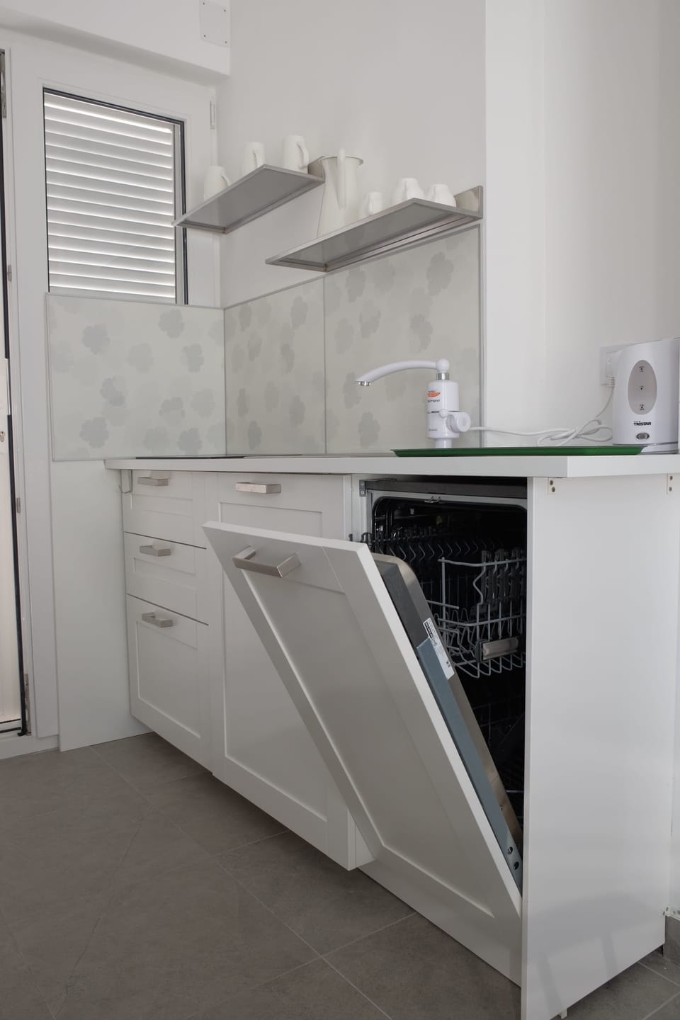 Apartment | Private kitchen | Fridge, microwave, stovetop, dishwasher