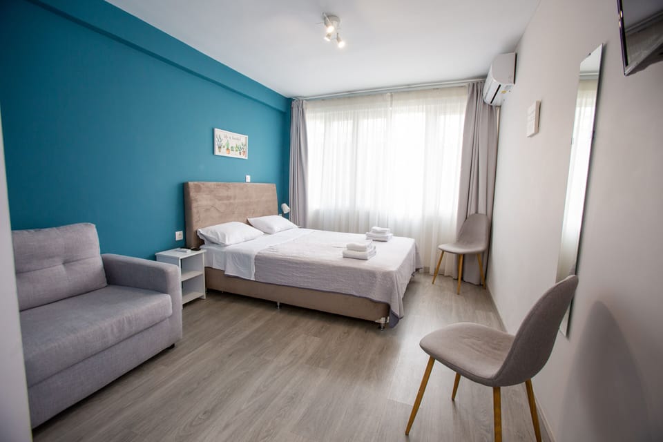 Comfort Room, City View (3) | Premium bedding, desk, laptop workspace, blackout drapes