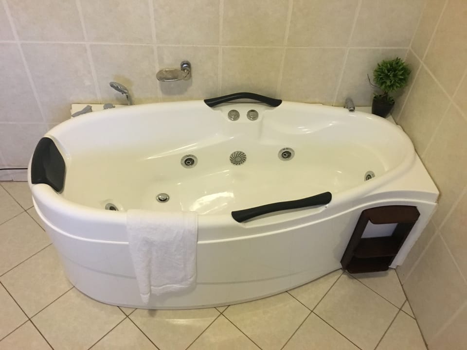 Executive Double Room | Jetted tub
