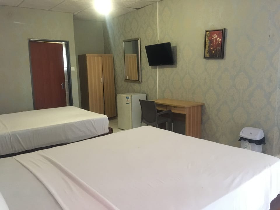 Standard Room, 1 Double Bed | Desk, iron/ironing board, WiFi (free), individually decorated