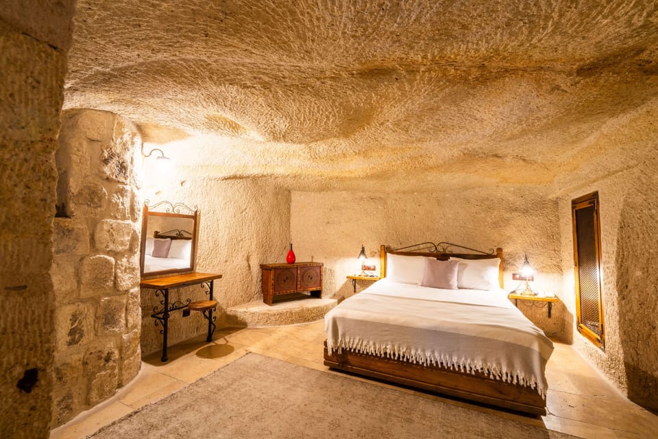 Suite, Courtyard View | 1 bedroom, in-room safe, individually decorated, individually furnished