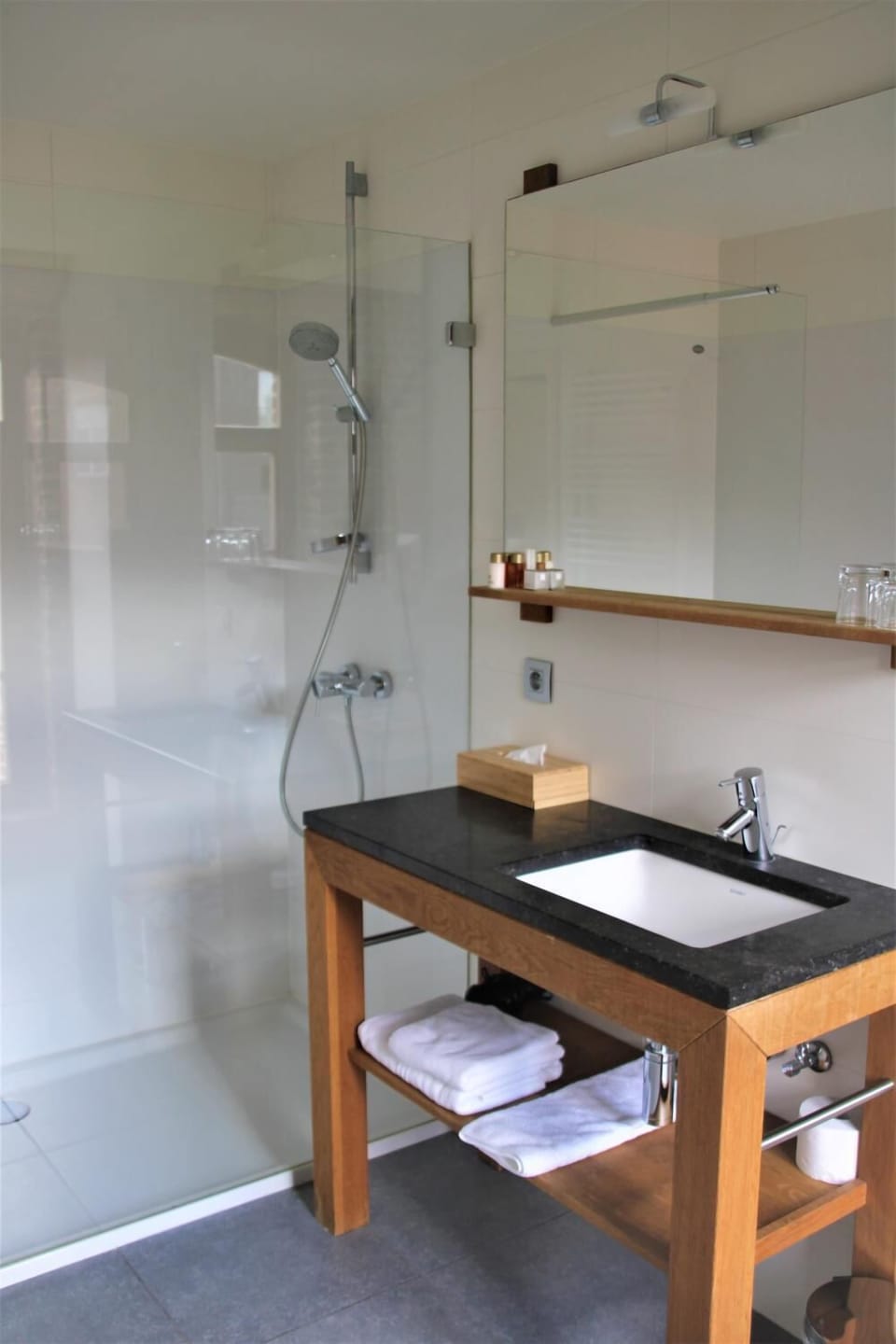 Shower, free toiletries, hair dryer, towels