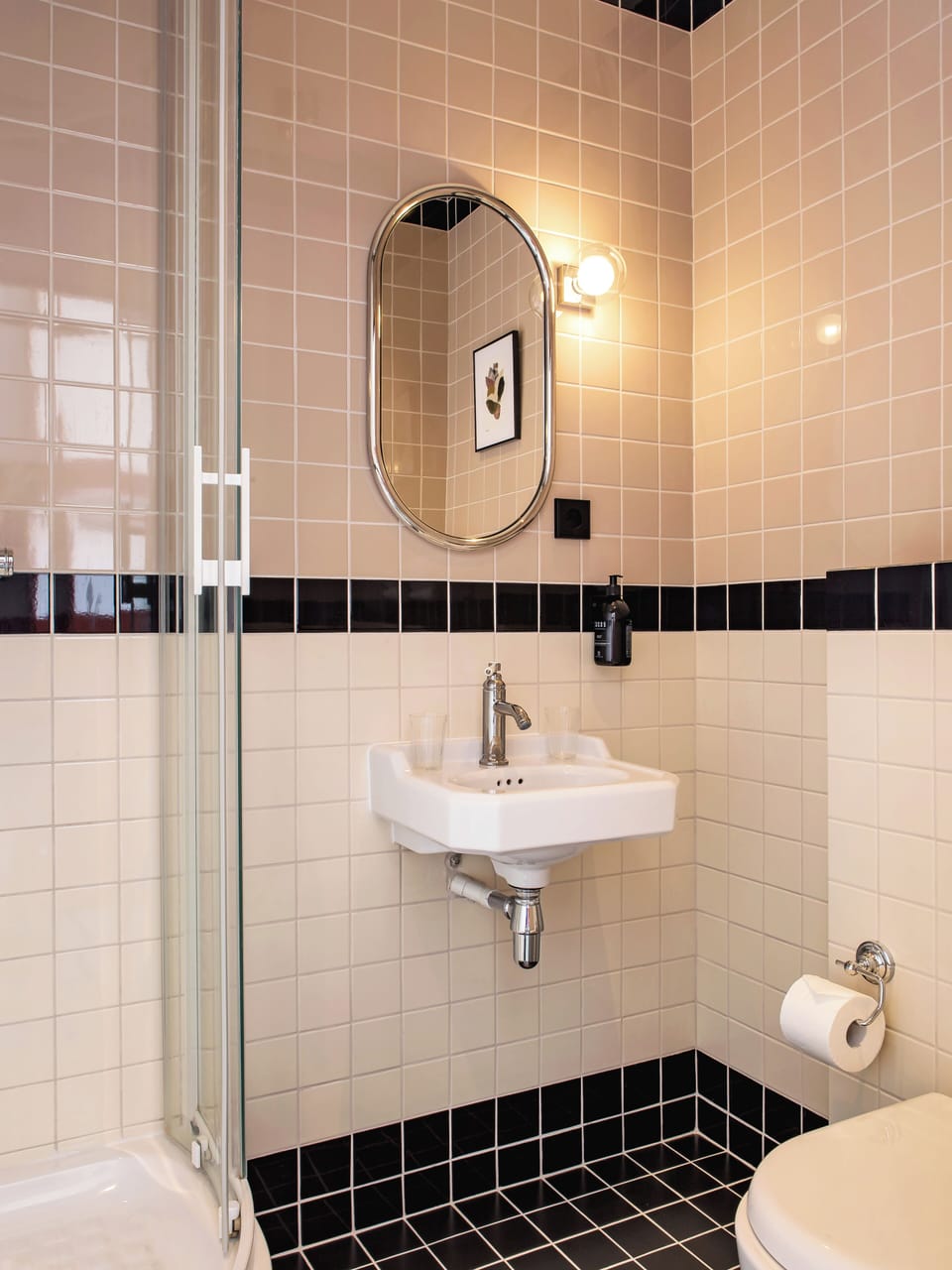 Standard Double Room | Desk, laptop workspace, blackout drapes, soundproofing