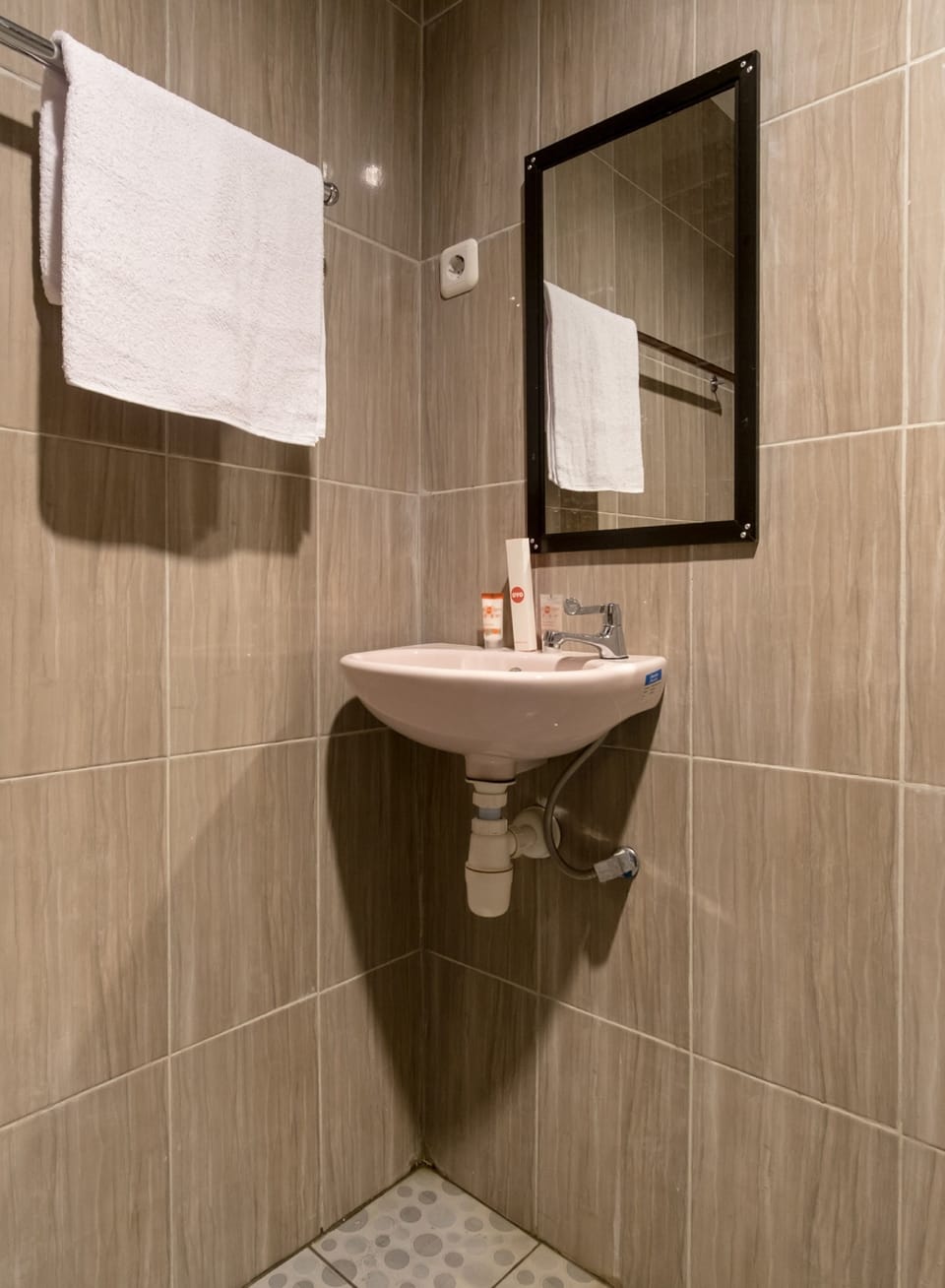 Deluxe Single Room | Bathroom sink