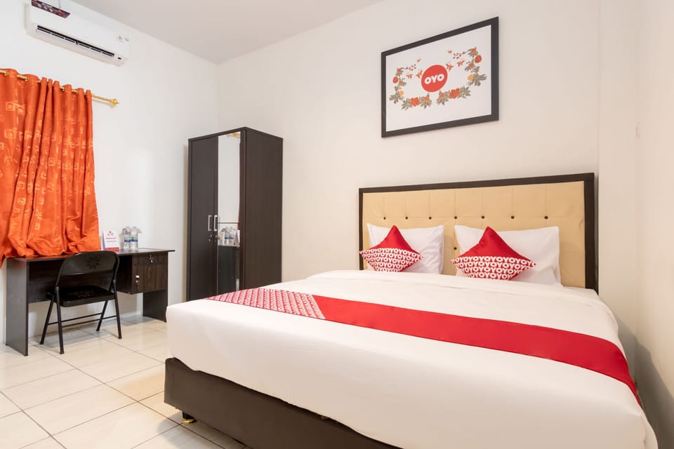 Deluxe Double Room | Desk, WiFi (free), bed sheets