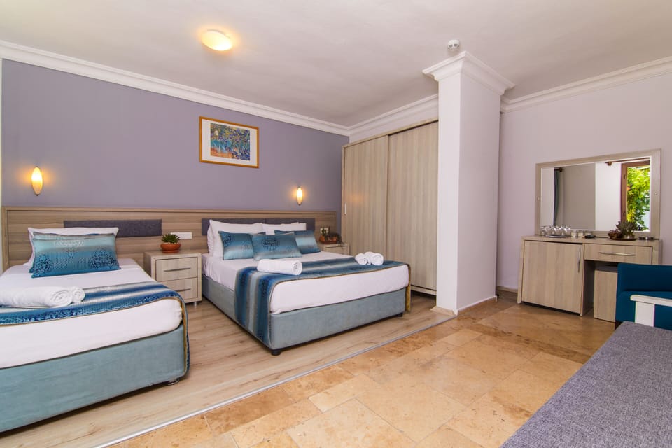 Standard Triple Room | 1 bedroom, premium bedding, minibar, desk