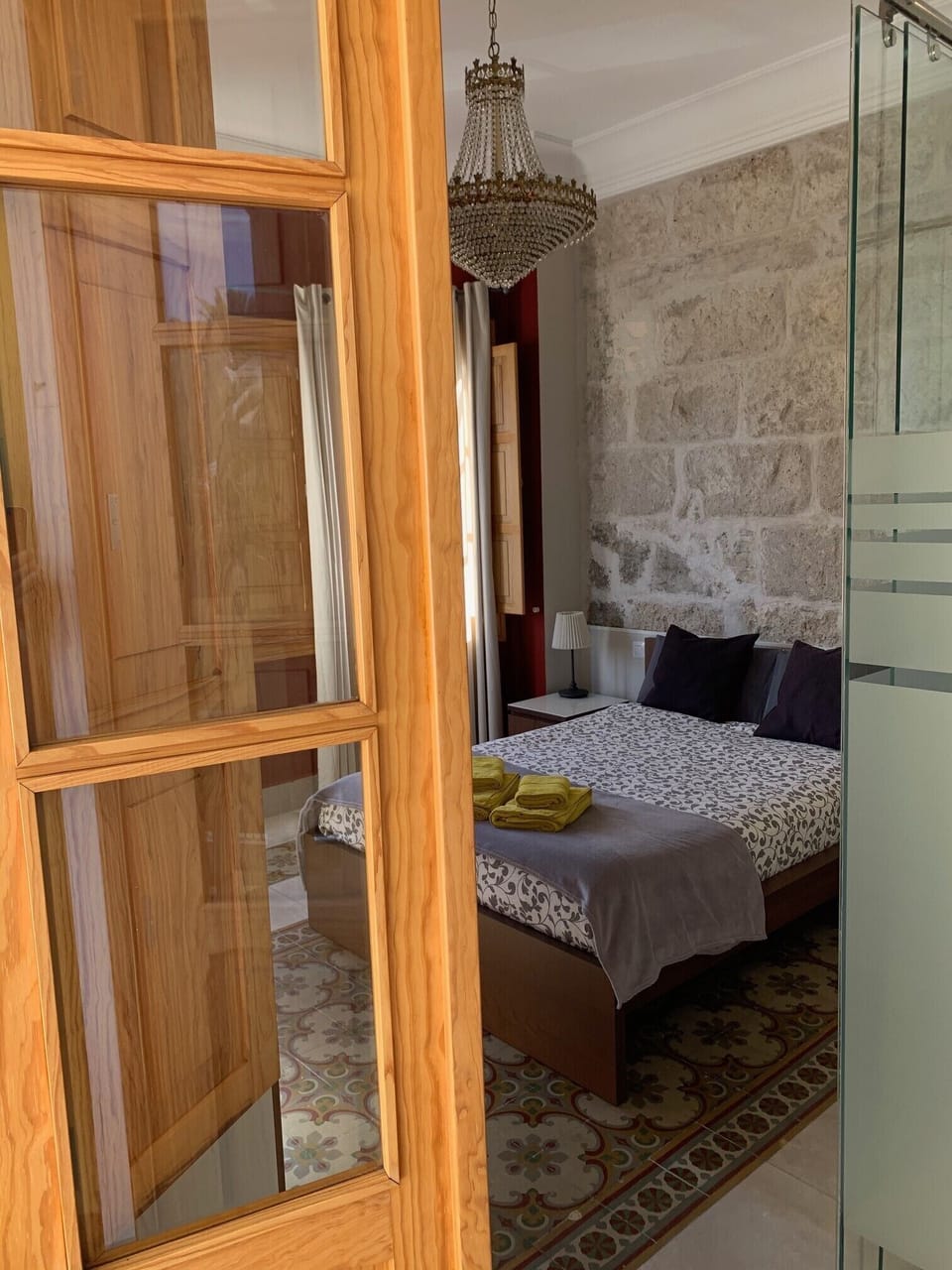 Basic Double Room, Private Bathroom (Gáldar) | Down comforters, memory foam beds, blackout drapes, iron/ironing board