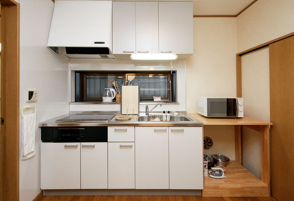 Private Vacation Home | Private kitchenette | Full-size fridge, microwave, stovetop, electric kettle