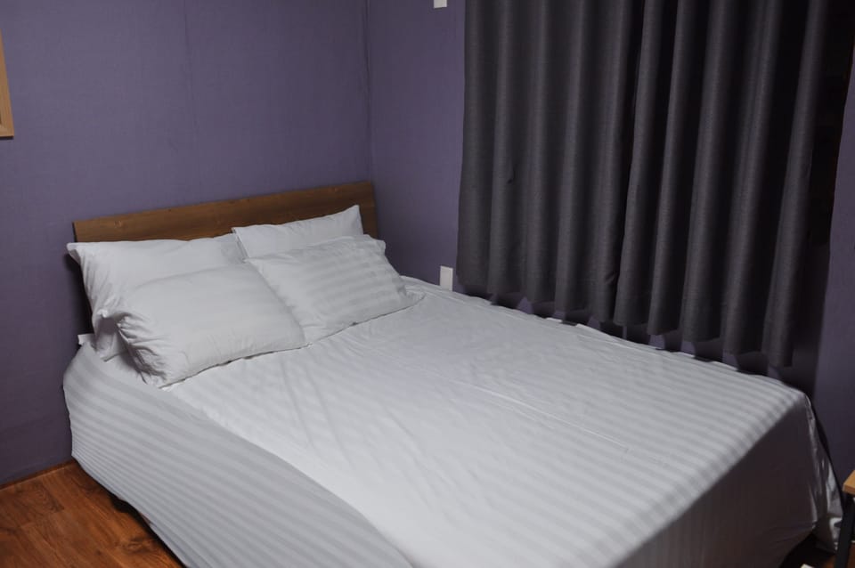 Standard Room | Free WiFi, bed sheets