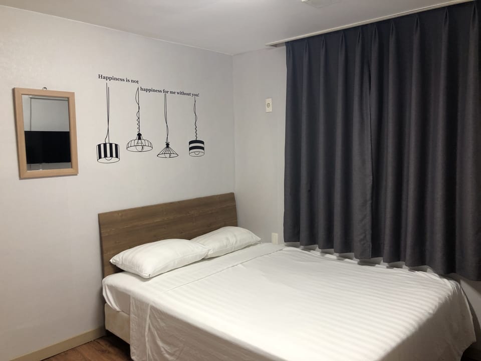 Basic Room | Free WiFi, bed sheets