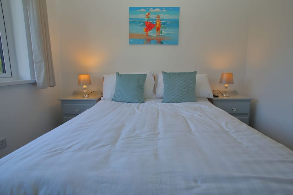 In-room safe, iron/ironing board, free WiFi, bed sheets