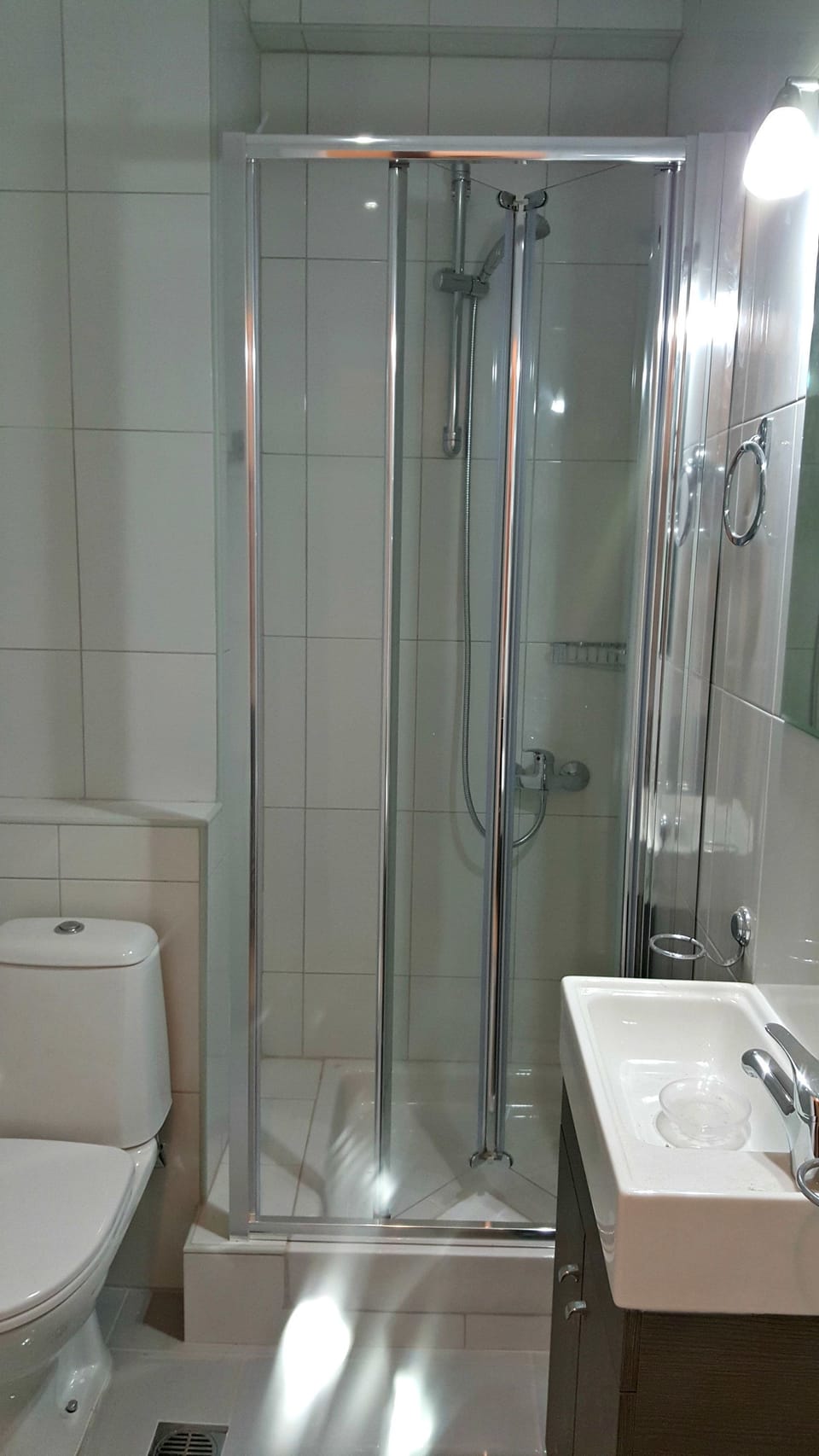 Classic Room, Sea View | Bathroom | Shower, hair dryer, towels