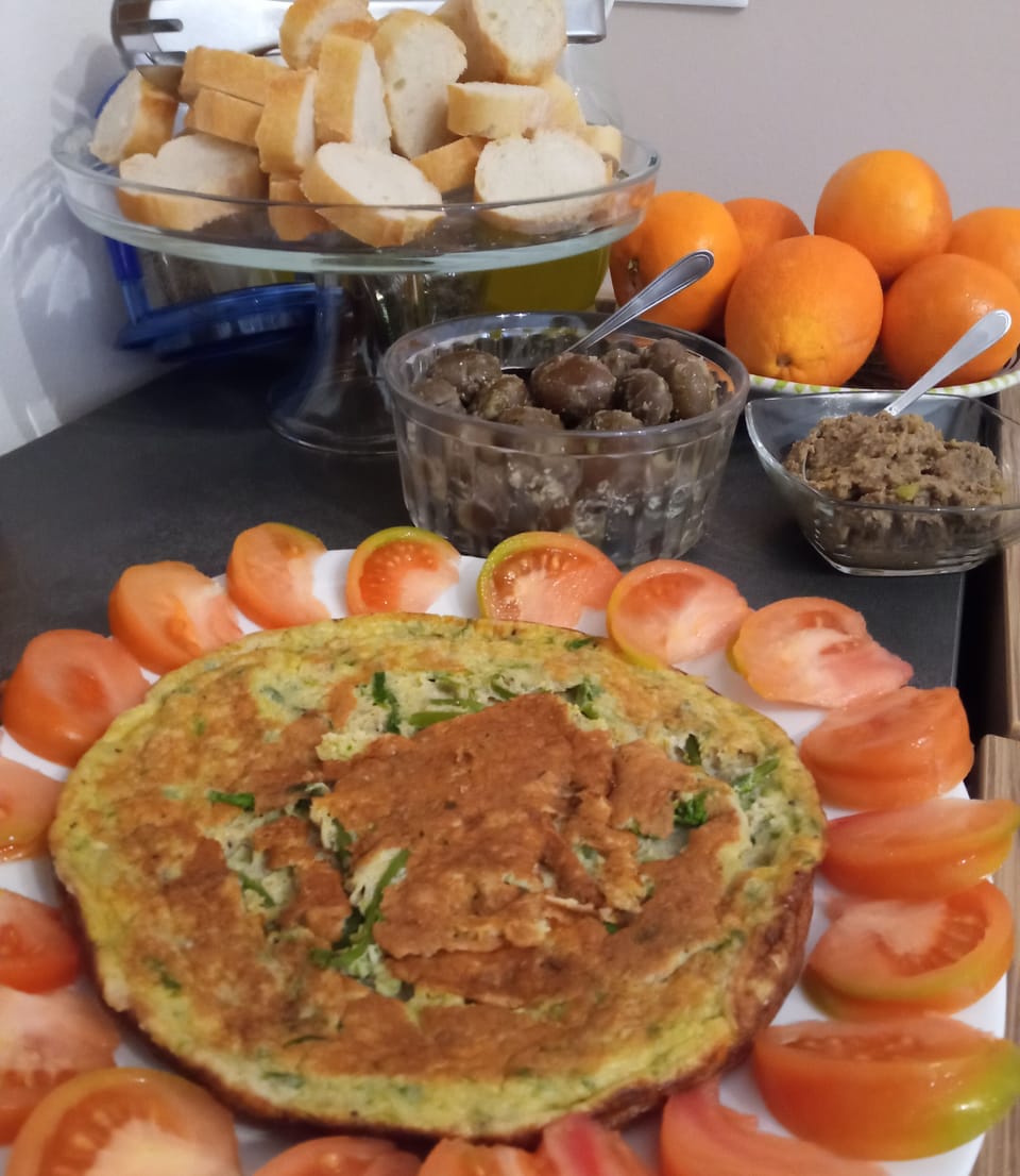 Daily buffet breakfast for a fee