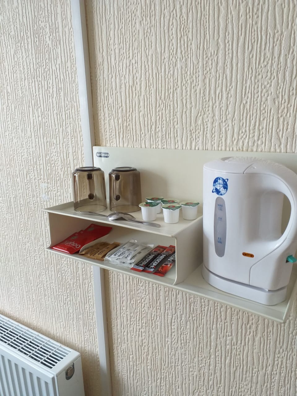 Individually decorated, iron/ironing board, free WiFi, bed sheets