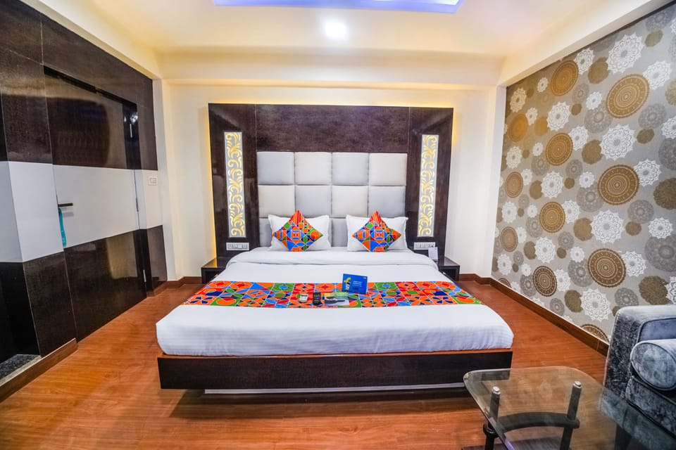Deluxe Room, 1 Bedroom, Refrigerator | 1 bedroom, premium bedding, minibar, individually furnished
