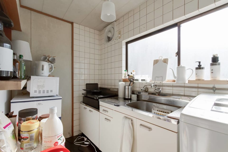 Private Vacation Home | Private kitchenette | Fridge, microwave, stovetop, cookware/dishes/utensils