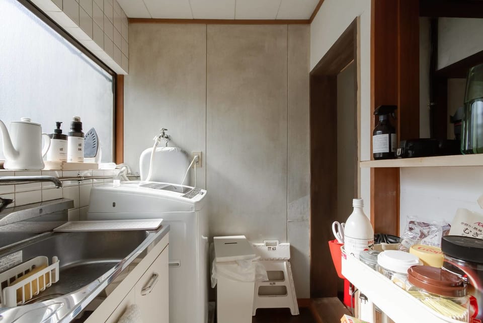 Private Vacation Home | Private kitchenette | Fridge, microwave, stovetop, cookware/dishes/utensils